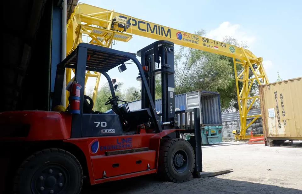 Fasilitas fabrikasi baja internal terkemuka PT Rexline Engineering Indonesia, Lamongan Jawa Timur EPC
