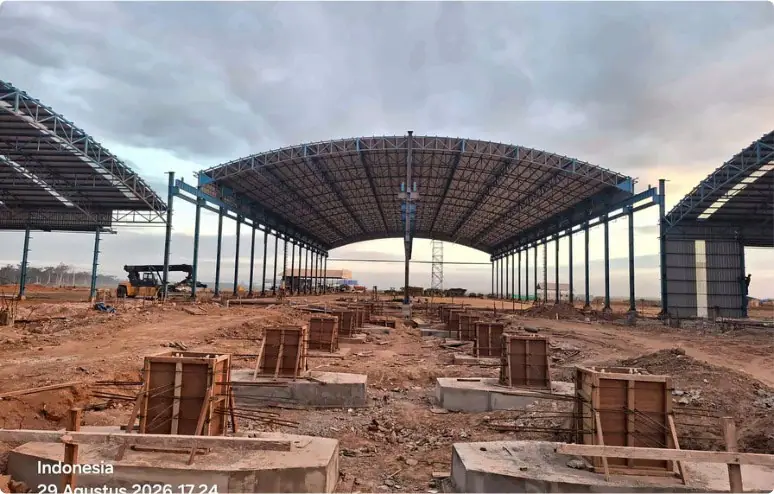 T-Workshop Complex, 13,360 m² — Finished bays, cladding and floor preparation