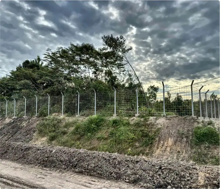 33 km Mining Plant Perimeter Fencing — Completed fence line