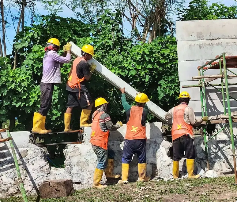 Port Perimeter Wall — Foundation and wall construction