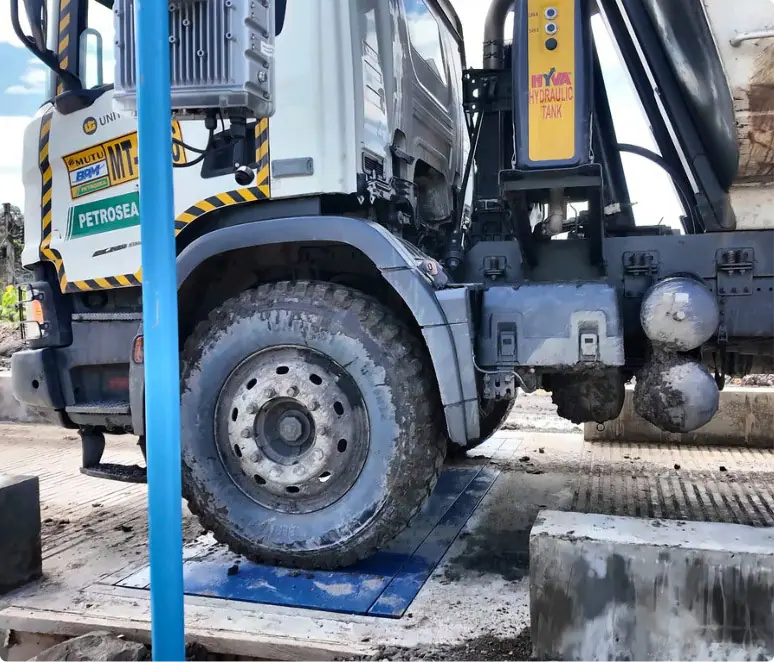 Dynamic Weighbridge — Scanner gantry, platform and control room